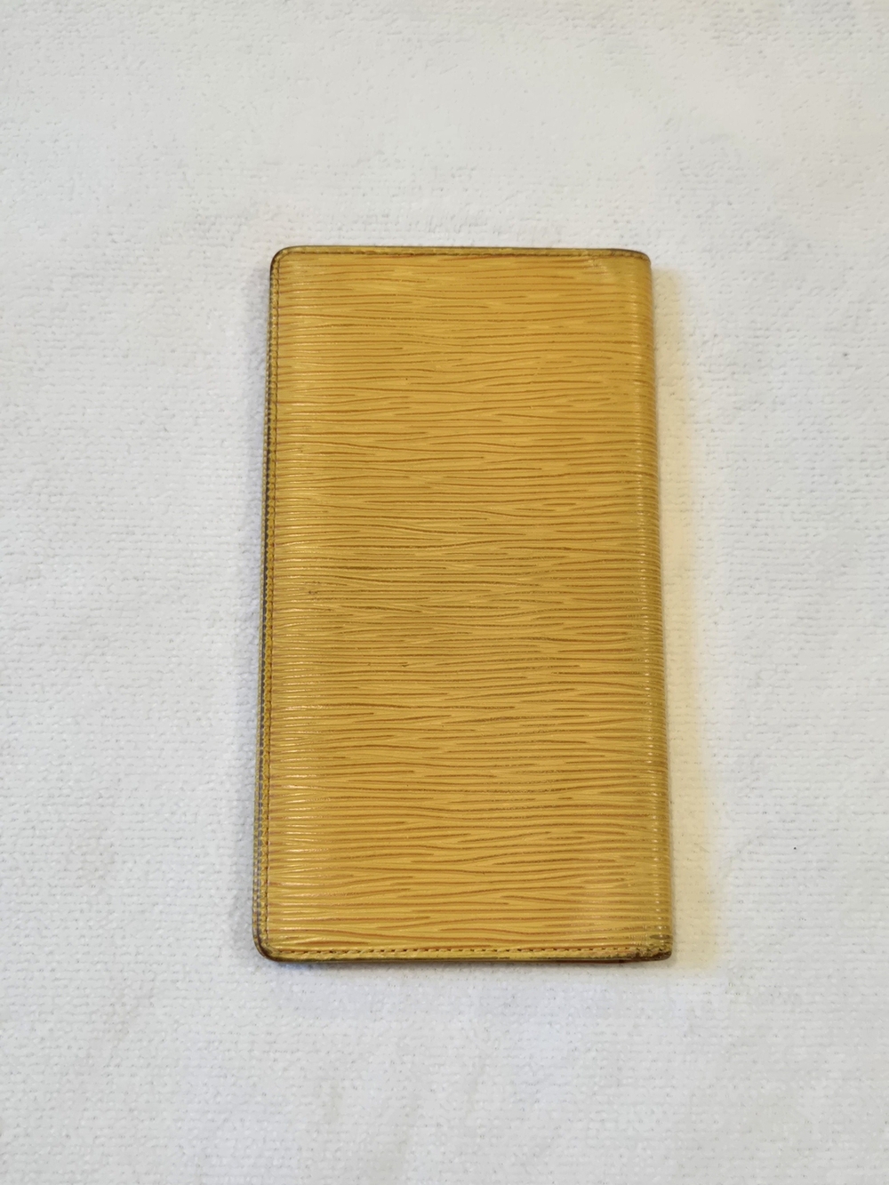Louis Vuitton Authentic Yellow Epi Leather Long Card Holder - Picture 2 of 14